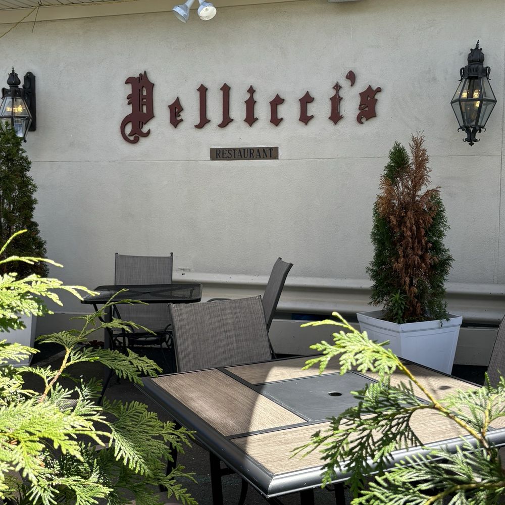 Pellicci's - Italian Near Me - Stamford, Connecticut