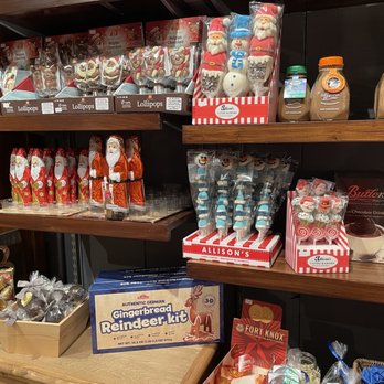 Tree of Chocolate - shelves of chocolate and candy - Chocolatiers & Shops Near Me - Nyack, New York Tree of Chocolate - shelves of chocolate and candy - Chocolatiers & Shops Near Me - Nyack, New York