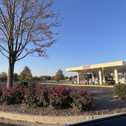 Costco Gas - Great to see gas prices going down!