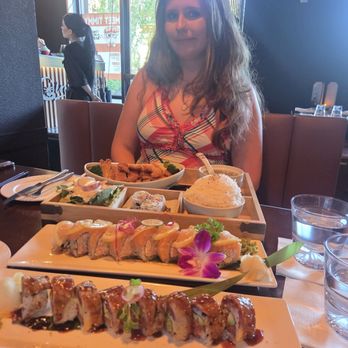 Ginza Sushi and Ramen - Sushi, Bento Box, Interior - Ramen Near Me - Salem, Oregon