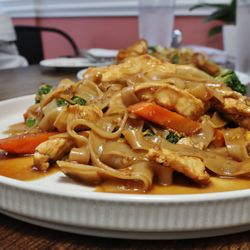 Pad See Ew with chicken