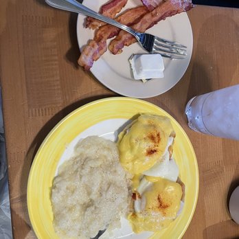 The Dunes Restaurant - Eggs Benedict & Grits & Bacon - Seafood Near Me - Nags Head, North Carolina The Dunes Restaurant - Eggs Benedict & Grits & Bacon - Seafood Near Me - Nags Head, North Carolina