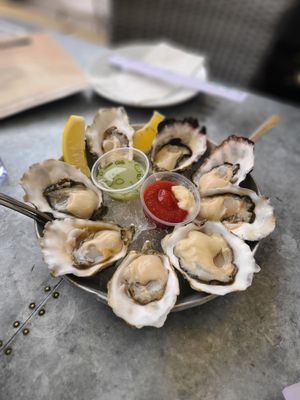 EMC Seafood & Raw Bar by null