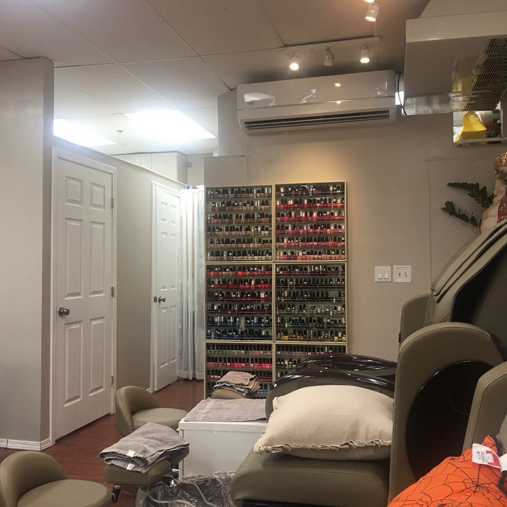 Gradient Nail - Nail Salons Near Me - Honolulu, Hawaii
