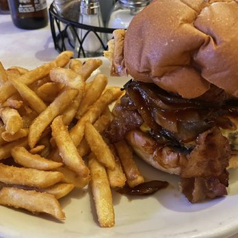 Shore Points Coastal BBQ - Mac Daddy burger - Barbeque Near Me - Point Pleasant Beach, New Jersey