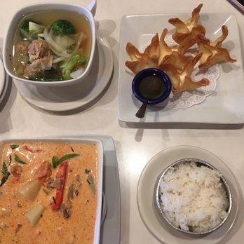 S Thai Food - Delicious Dumpling soup, creme cheese & crap wontons, and duck curry. - Thai Near Me - Temecula, California