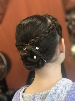 Express Yourself Salon by null