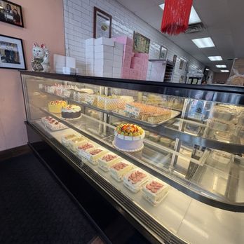 Chiu Quon Bakery & Dim Sum - Bakeries Near Me - Chicago, Illinois