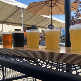 Skookum Brewery - Taster, red, stout, earth ipa, dream ipa, glow ipa - Breweries Near Me - Arlington, Washington Skookum Brewery - Taster, red, stout, earth ipa, dream ipa, glow ipa - Breweries Near Me - Arlington, Washington