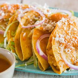 Fridas Kitchen - Tacos de papa con chorizo
