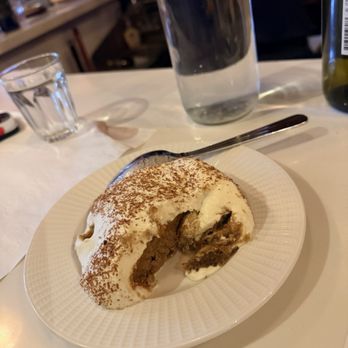 Si Papa - Tiramisu - Italian Near Me - Miami, Florida Si Papa - Tiramisu - Italian Near Me - Miami, Florida