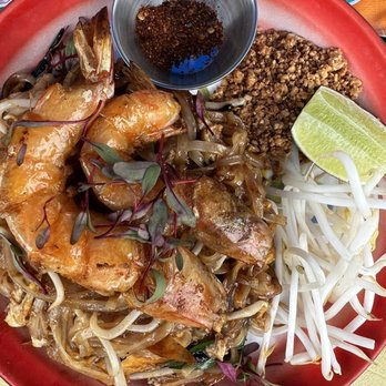 Funky Elephant - Shrimp Pad Thai Old Skool - Thai Near Me - Berkeley, California