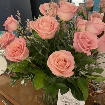 Gulfport Florist - 14 pink roses - Florists Near Me - Gulfport, Florida Gulfport Florist - 14 pink roses - Florists Near Me - Gulfport, Florida