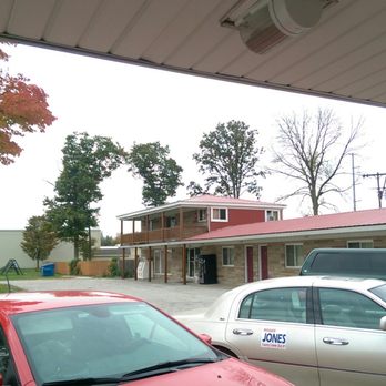 Northland Motel - View of office from room 9. - Hotels Near Me - Kawkawlin, Michigan Northland Motel - View of office from room 9. - Hotels Near Me - Kawkawlin, Michigan