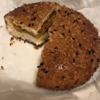 Paris Baguette - Curry bread !  Delicious!! - Coffee & Tea Near Me - New York, New York