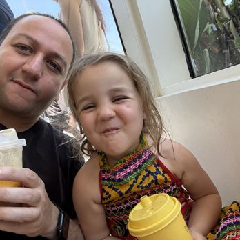 La La Land - Happy customers - Coffee & Tea Near Me - Santa Monica, California La La Land - Happy customers - Coffee & Tea Near Me - Santa Monica, California