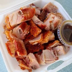Hong Kong BBQ - Crispy skin pork @tiffhuangry