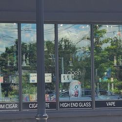 Beverly Smoke Shop - Friendly Neighborhood Smoke Shop