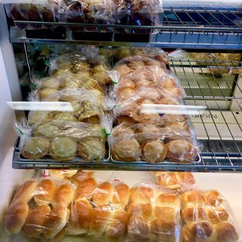 Leslie's Pastries - Rolls - Bakeries Near Me - Holladay, Utah