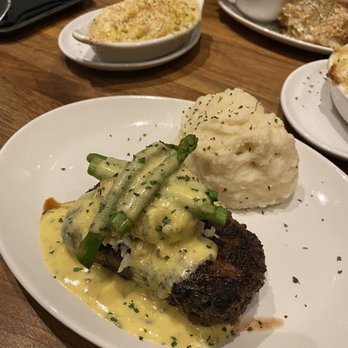 Stoney River - Stoney River Filet w/Oscars Way Sauce(crab,asparagus, and bearnaise sauce)  Garlic Mash  Smoked Gouda Mac and Cheese - Steakhouses Near Me - Annapolis, Maryland