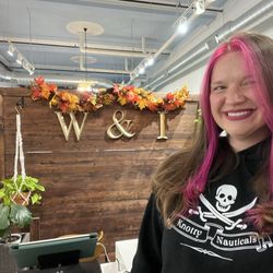Wren & Ivy Salon - I'm so thrilled with the pink color Lauren helped me to choose!
