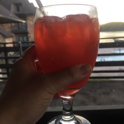Daniella's-in-the-Park - Drink on the water