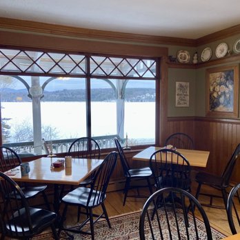 Lake House at Ferry Point - Dining room with beautiful lake views - Bed & Breakfast Near Me - Sanbornton, New Hampshire