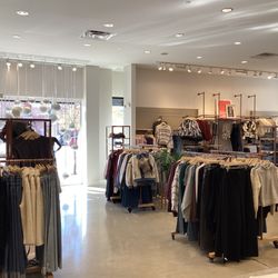 Evereve - EVEREVE South Barrington, IL interior