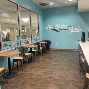 Cinnabon - the interior of a restaurant - Bakeries Near Me - Anchorage, Alaska