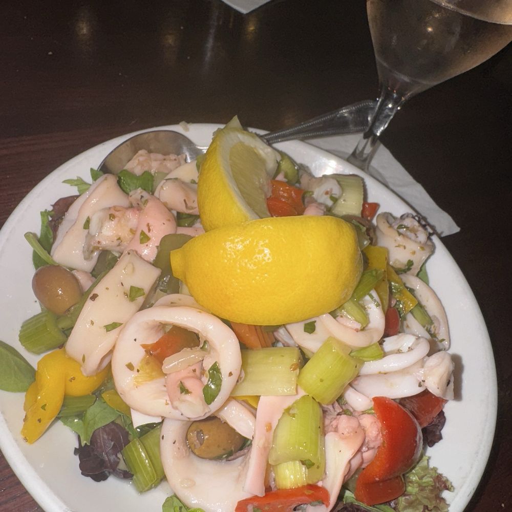 Calo Ristorante - Insalata di pesce - Pizza Near Me - Chicago, Illinois Calo Ristorante - Insalata di pesce - Pizza Near Me - Chicago, Illinois
