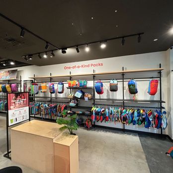 Cotopaxi - Men's Clothing Near Me - Tukwila, Washington