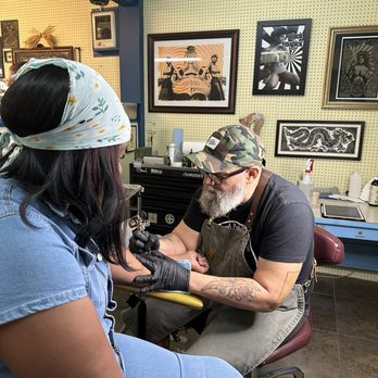 OAK GROVE TATTOO - Updated September 2025 - 75 Photos - 2200 SE Oak ...