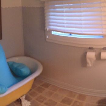 Louisa's - Amazing interior, from bathroom to tables. - Seafood Near Me - Cape May, New Jersey