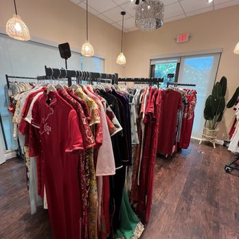 Beth And Brian Qipao - The XXL rack - Traditional Clothing Near Me - Kapolei, Hawaii Beth And Brian Qipao - The XXL rack - Traditional Clothing Near Me - Kapolei, Hawaii