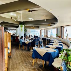Boathouse at Hendry's Beach - Inside of the restaurant