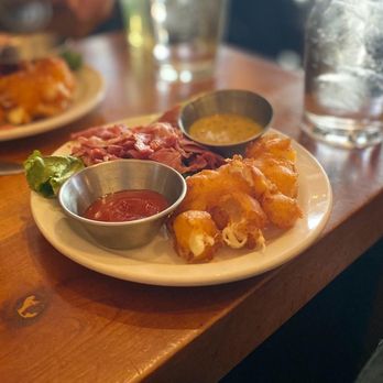 Tucson Food Tours - Pastrami and cheese curds at The Hub - Food Tours Near Me
