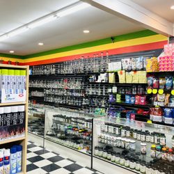Willy's Smoke Shop