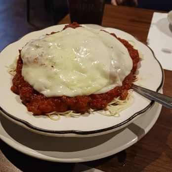Valley View Inn - Spaghetti with meat sauce,  you can kind of see the meatballs,  3 and 9 o'clock.. - Bars Near Me - Parkville, Maryland