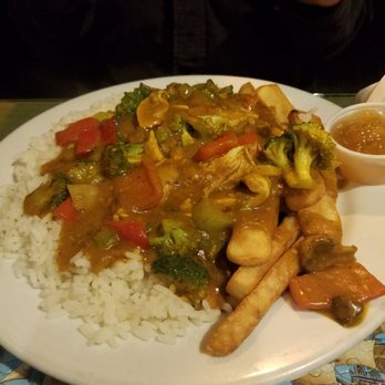 The Olde Ship - Organic chicken curry with half rice and half chips - British Near Me - Fullerton, California The Olde Ship - Organic chicken curry with half rice and half chips - British Near Me - Fullerton, California