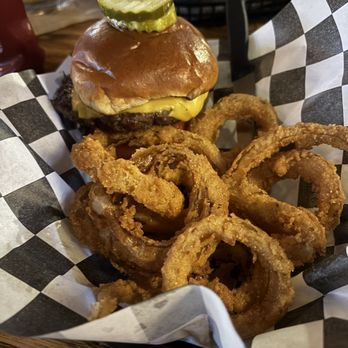 Lakeside Pub and Grill - Cheeseburger and O-rings - Pubs Near Me - Cudahy, Wisconsin Lakeside Pub and Grill - Cheeseburger and O-rings - Pubs Near Me - Cudahy, Wisconsin