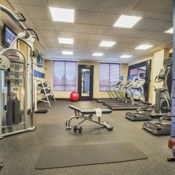 Hampton Inn & Suites Washington-Dulles International Airport - Health club fitness center gym