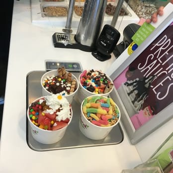 Yogurtland - lots of toppings - Ice Cream & Frozen Yogurt Near Me - Los Angeles, California Yogurtland - lots of toppings - Ice Cream & Frozen Yogurt Near Me - Los Angeles, California