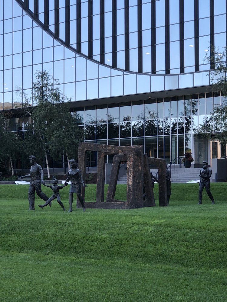 Richard and Annette Bloch Cancer Survivors Park Logo