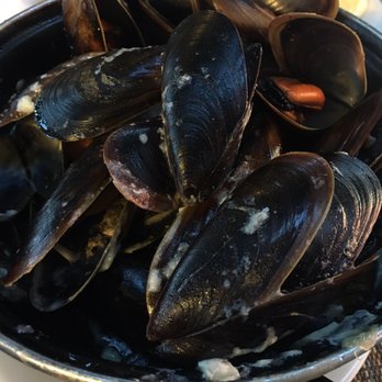 Le Gambetta - Mussels in a pot with a side of fries. - Brasseries Near Me - Nice, 06 Le Gambetta - Mussels in a pot with a side of fries. - Brasseries Near Me - Nice, 06