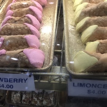 Mike's Pastry - Bakeries Near Me - Boston, Massachusetts