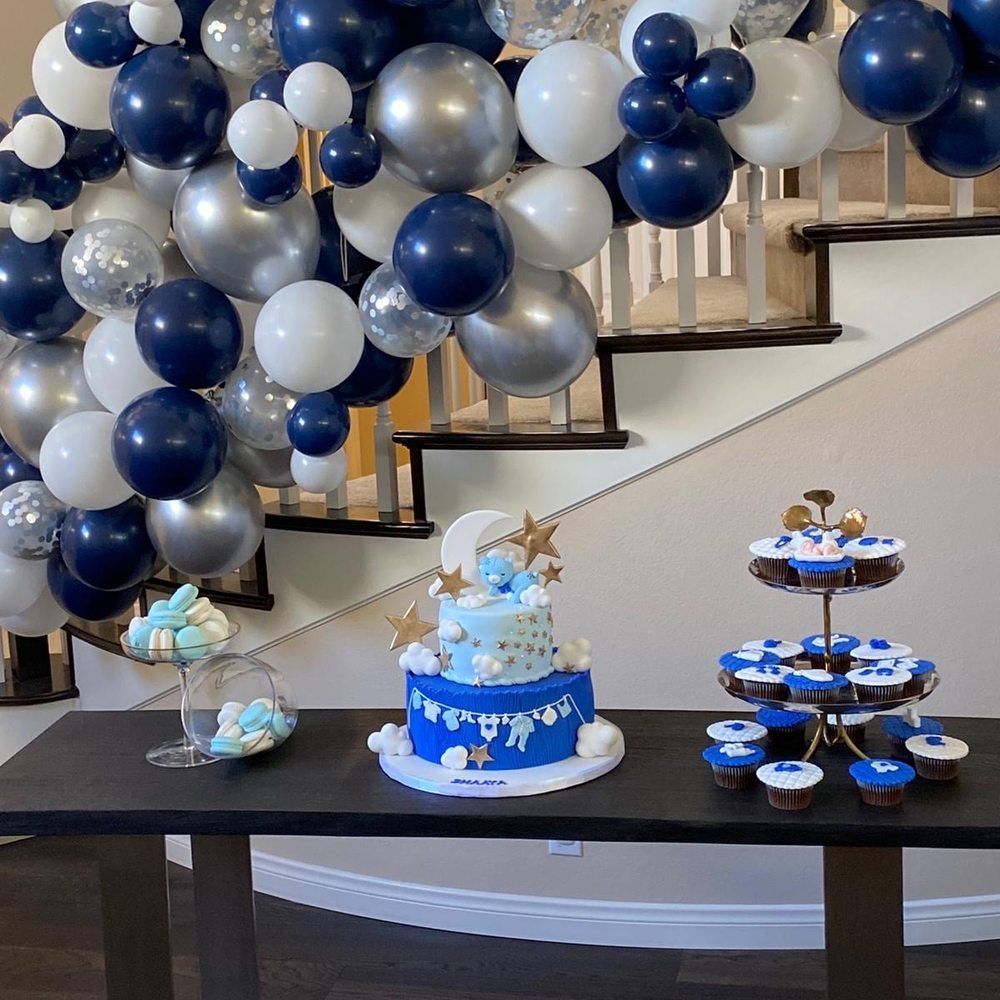 Banoo Bakery - Chocolate cupcakes and the cake - Custom Cakes Near Me - Mission Viejo, California Banoo Bakery - Chocolate cupcakes and the cake - Custom Cakes Near Me - Mission Viejo, California