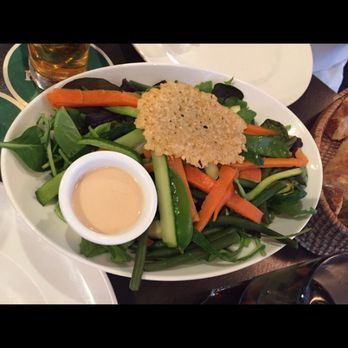Le Bistrot Du Sud Ouest - House Salad with lots of fresh veggies - French Near Me - Paris, 75