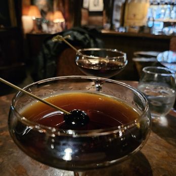 Saddle Peak Lodge - The black manhattan - New American Near Me - Calabasas, California
