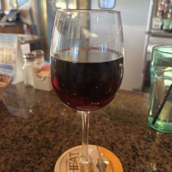 Li'l Rizzo's Restaurant - Lake Ozark - Happy hour Pinot Noir - Italian Near Me - Lake Ozark, Missouri
