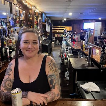 Ryan's Pub - Erin the fabulous bartender - Pubs Near Me - Groton, Connecticut